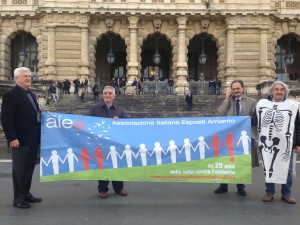 AIEA striscione